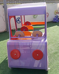 אוטובוס ענק לחצר אוטובוס ענק לחצר